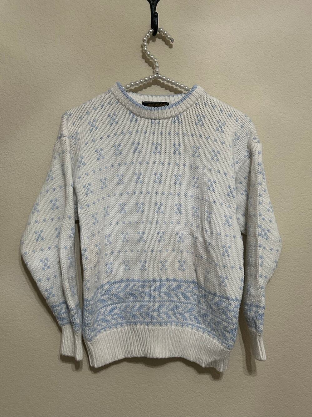 Vintage Eddie Bauer Sweater 1990's Style White Blue Snowflakes Knit Pullover